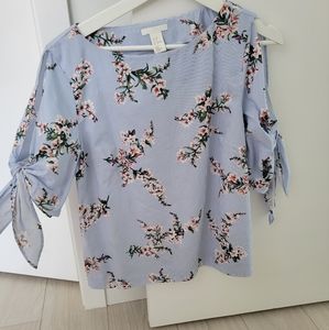 H&M blue floral blouse